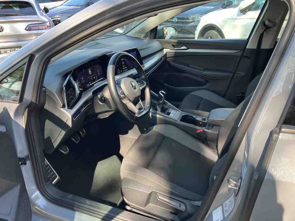 Volkswagen Golf 2023 г. Серый, пробег 46041 км