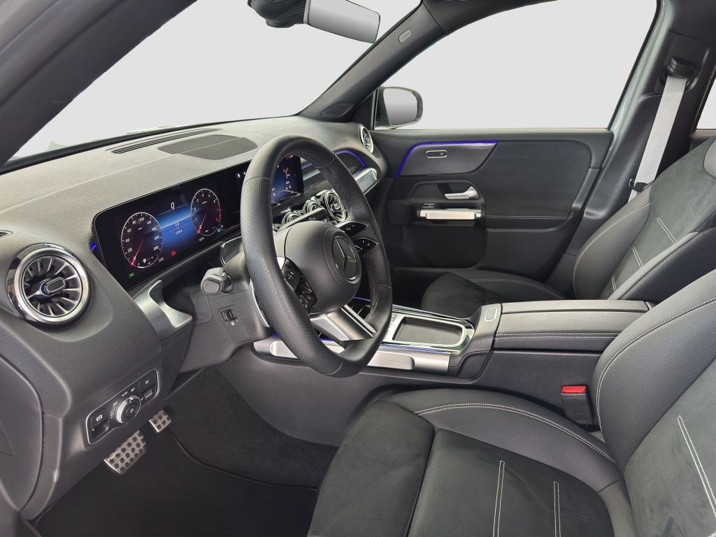 Mercedes-Benz GLB 200 2026 г. Серый, пробег 10043 км