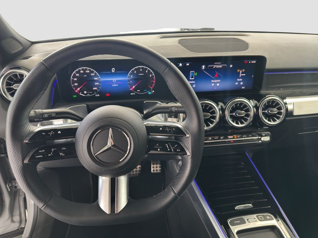 Mercedes-Benz GLB 200 2026 г. Серый, пробег 10043 км