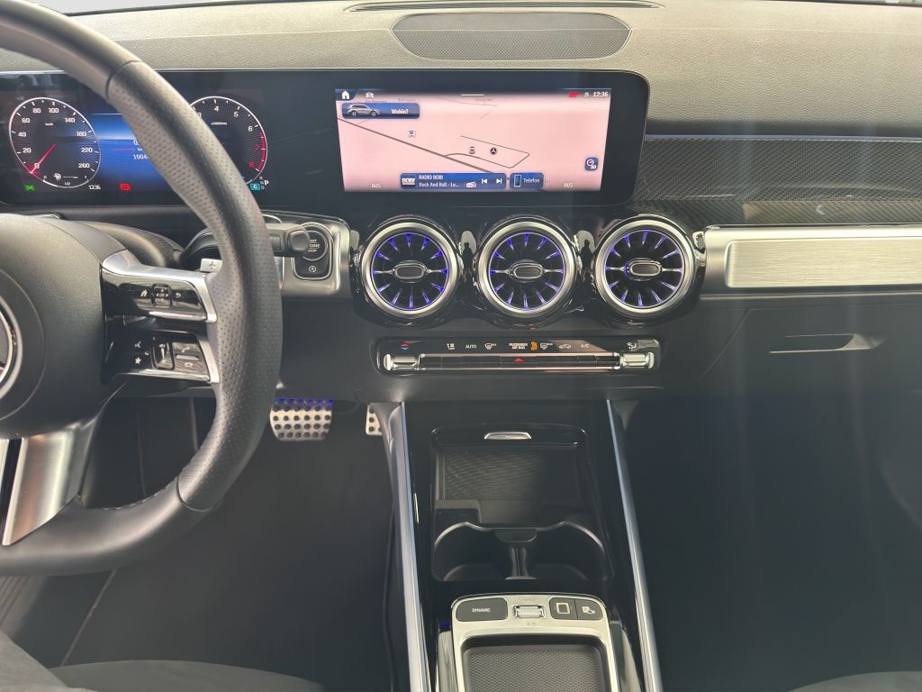 Mercedes-Benz GLB 200 2026 г. Серый, пробег 10043 км