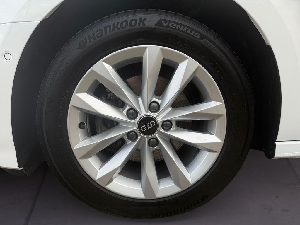 Audi A3 2023 г. Белый, пробег 44994 км