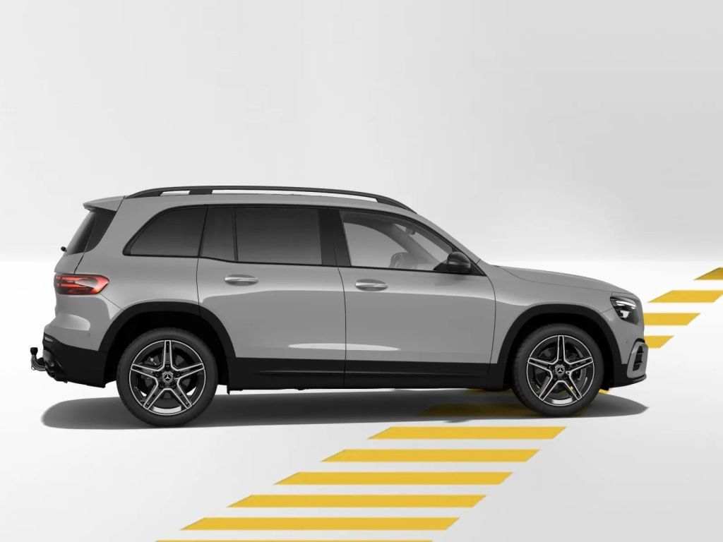 Mercedes-Benz GLB 200 2026 г. Серый, пробег 12764 км
