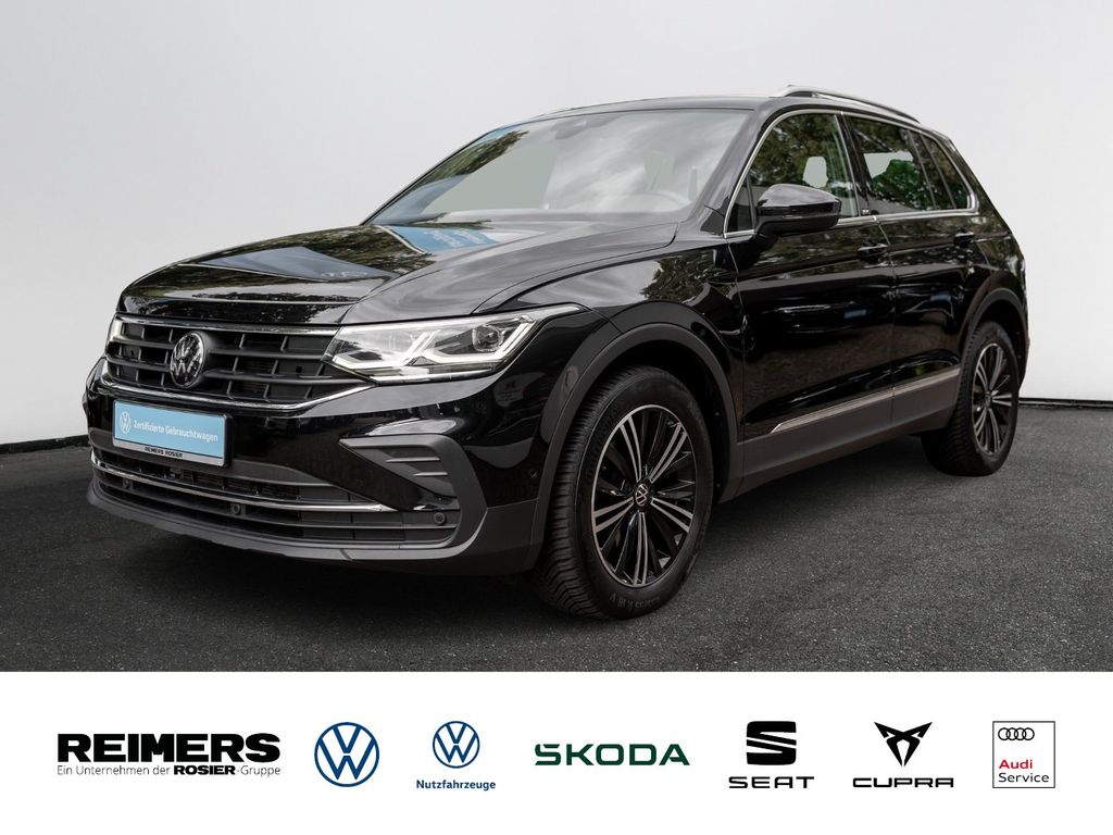 Volkswagen Tiguan 2023 г. Чёрный, пробег 22430 км