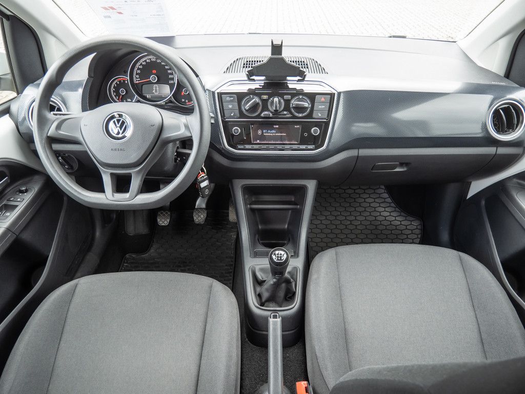 Volkswagen up! 2023 г. Белый, пробег 39490 км