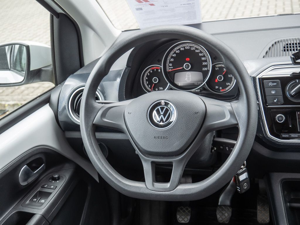 Volkswagen up! 2023 г. Белый, пробег 39490 км
