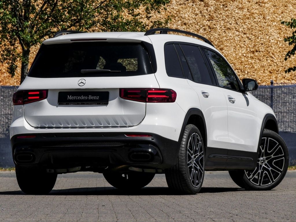 Mercedes-Benz GLB 250 2026 г. Белый, пробег 11567 км