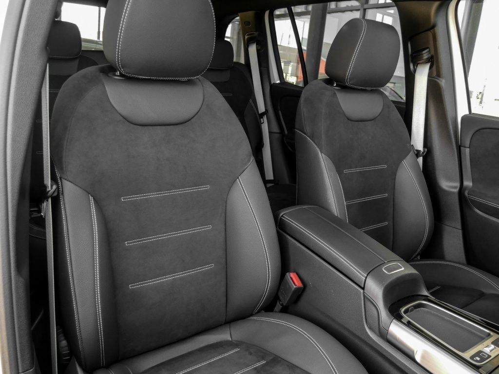 Mercedes-Benz GLB 250 2026 г. Белый, пробег 11567 км
