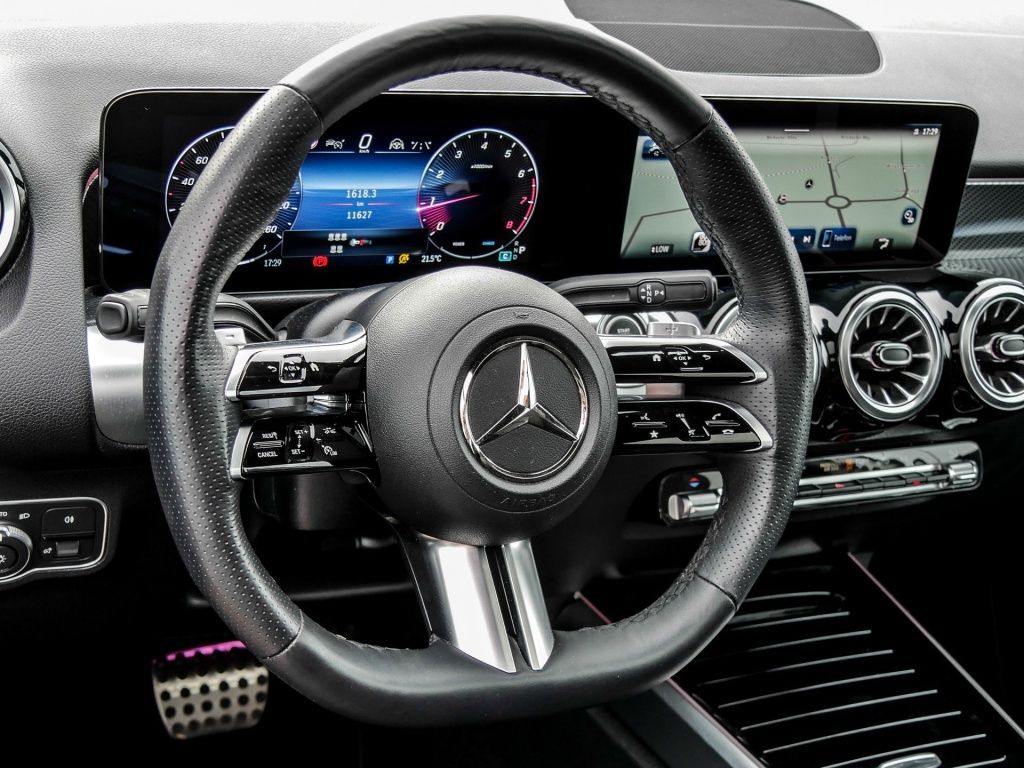 Mercedes-Benz GLB 250 2026 г. Белый, пробег 11567 км