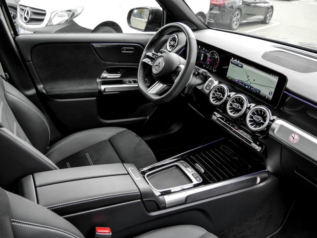 Mercedes-Benz GLB 250 2026 г. Чёрный, пробег 11042 км