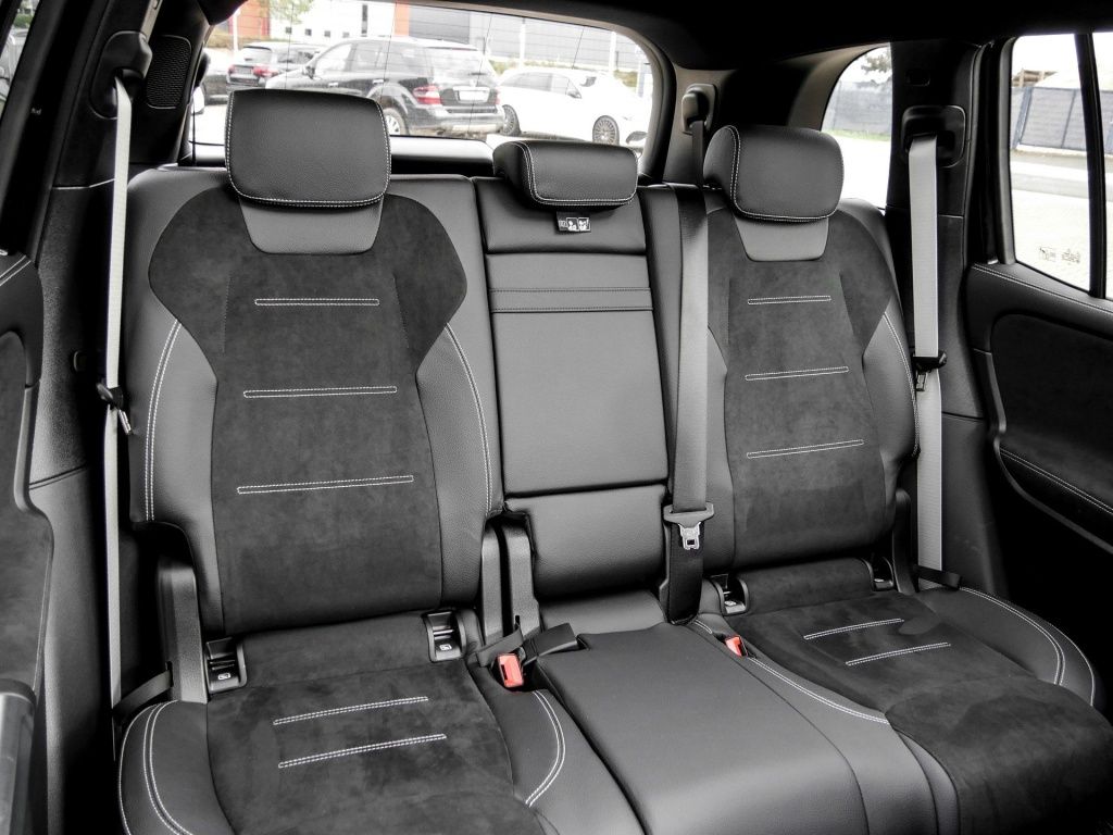 Mercedes-Benz GLB 250 2026 г. Чёрный, пробег 11042 км
