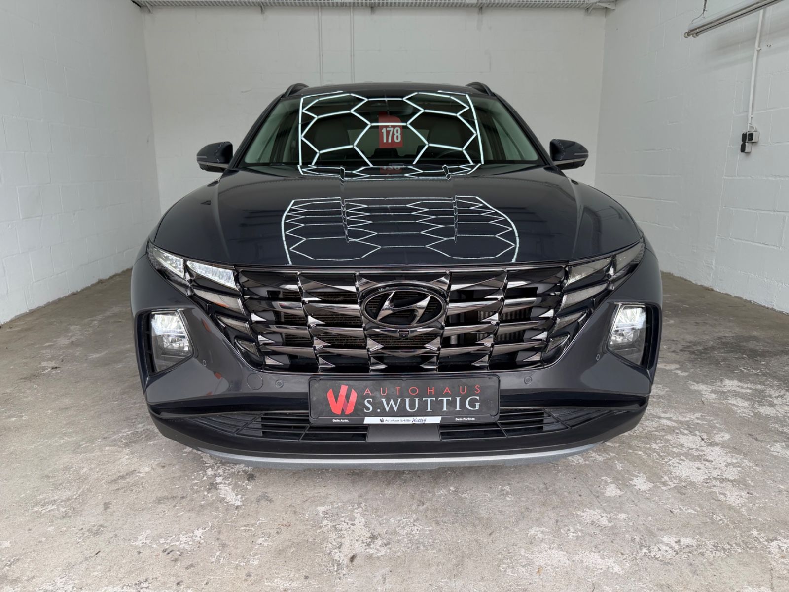 Hyundai Tucson 2023 г. Серый, пробег 59700 км