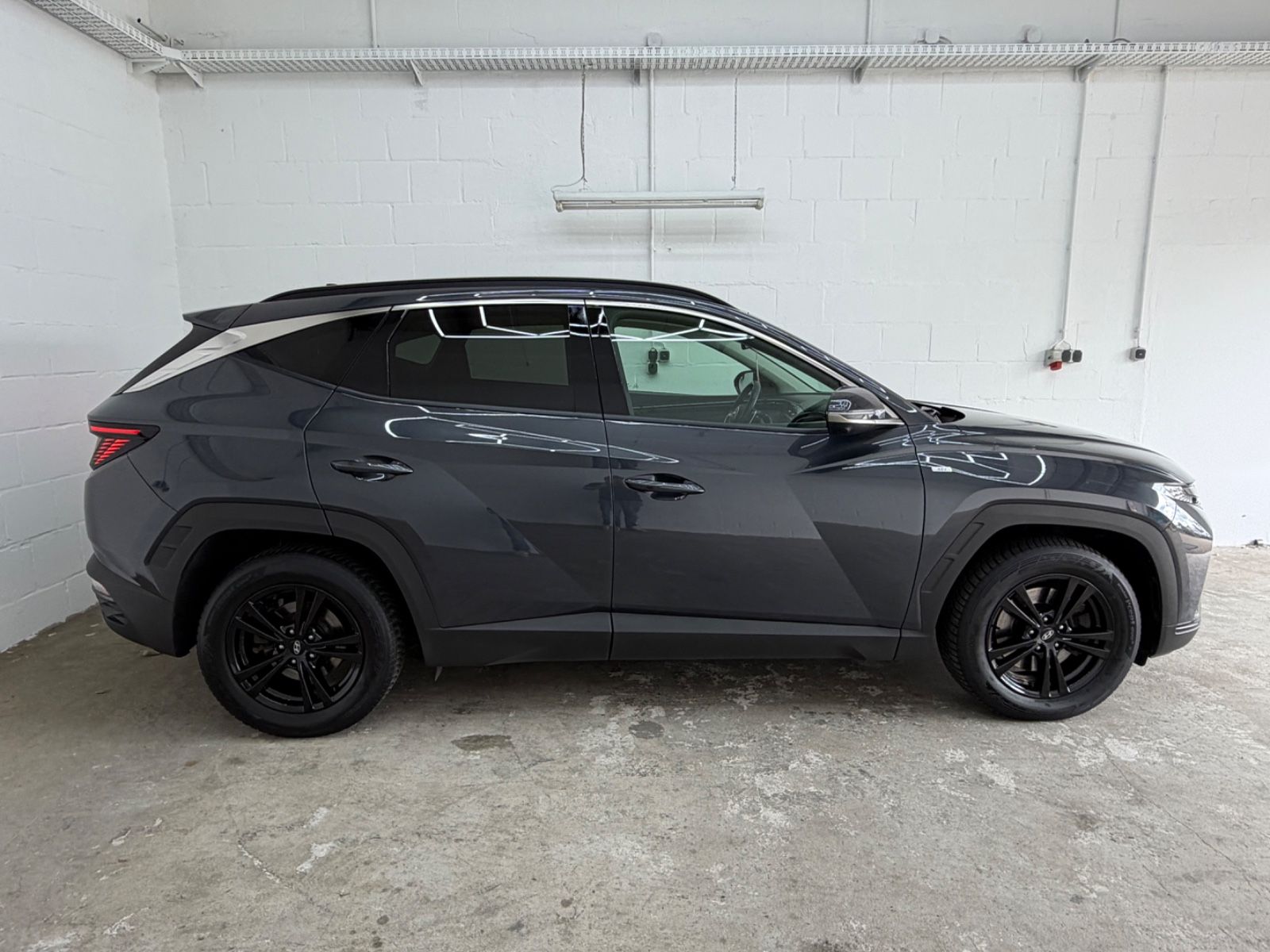 Hyundai Tucson 2023 г. Серый, пробег 59700 км