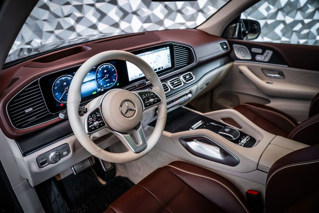 Mercedes-Benz GLS 600 2021 г. Чёрный, пробег 46800 км