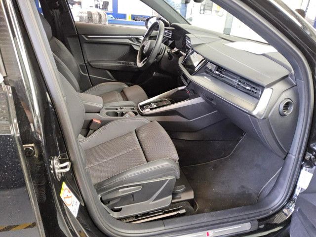 Audi A3 2023 г. Чёрный, пробег 33400 км