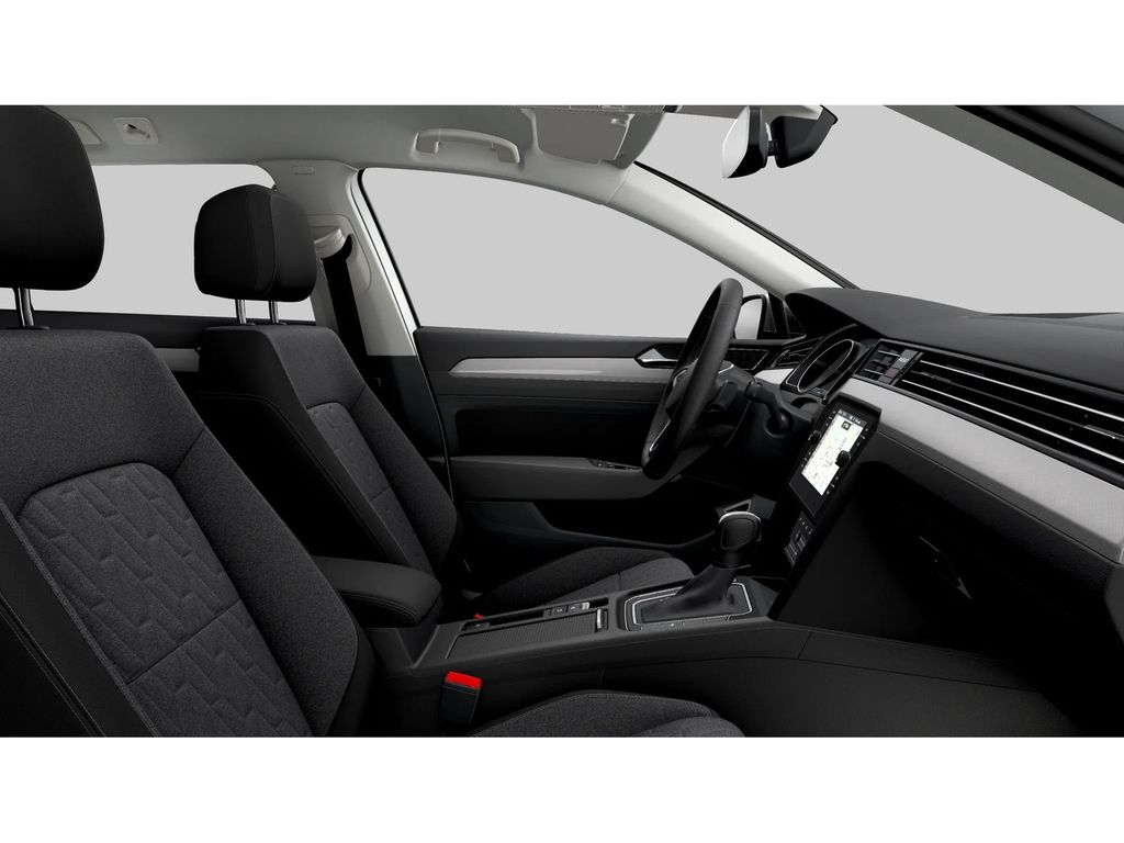 Volkswagen PASSAT VARIANT 2023 г. Белый, пробег 51404 км