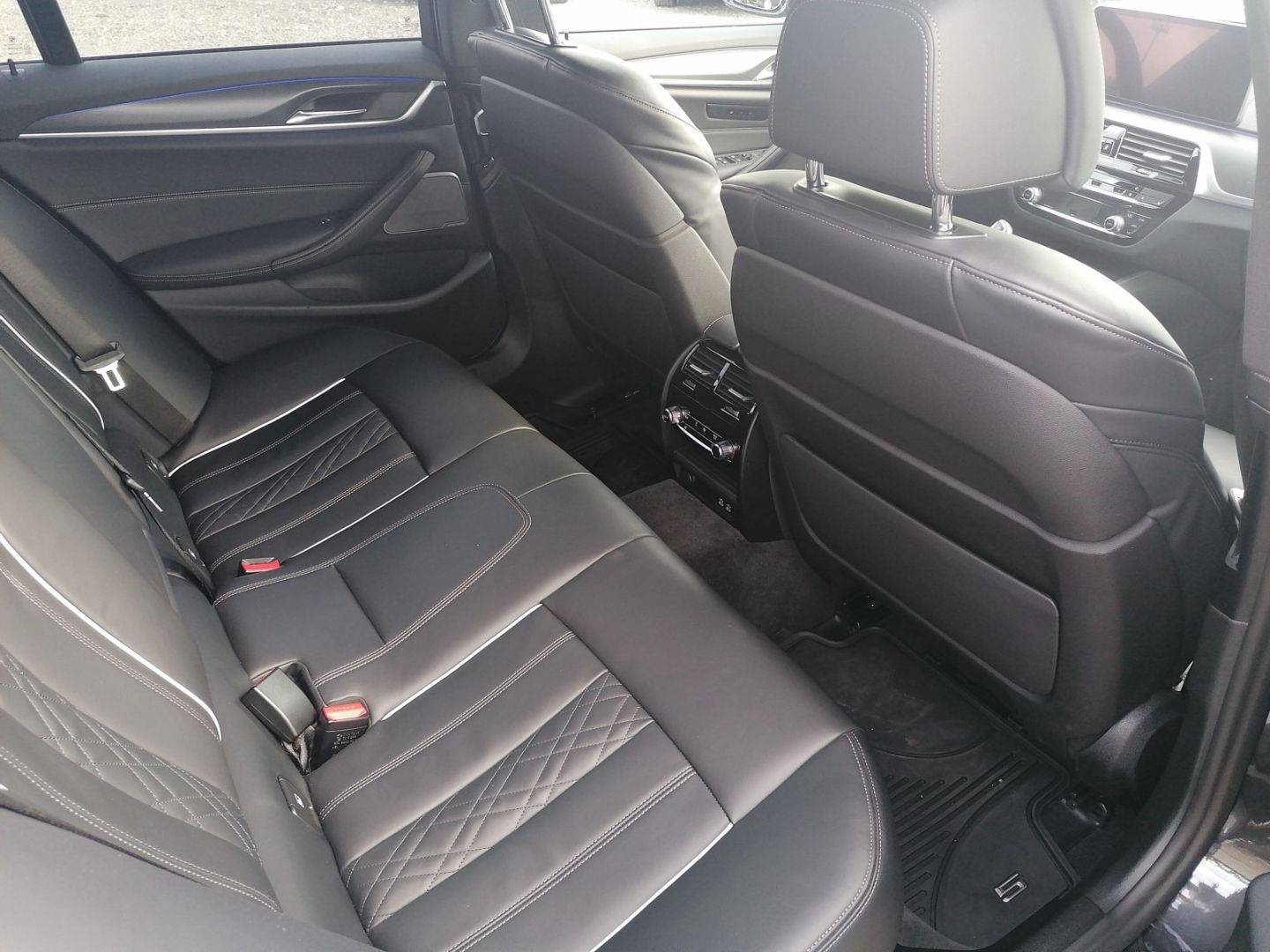 BMW 540 2022 г. Серый, пробег 44068 км