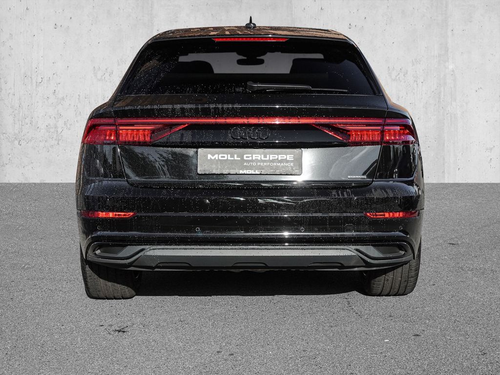 Audi Q8 2023 г. Чёрный, пробег 28734 км