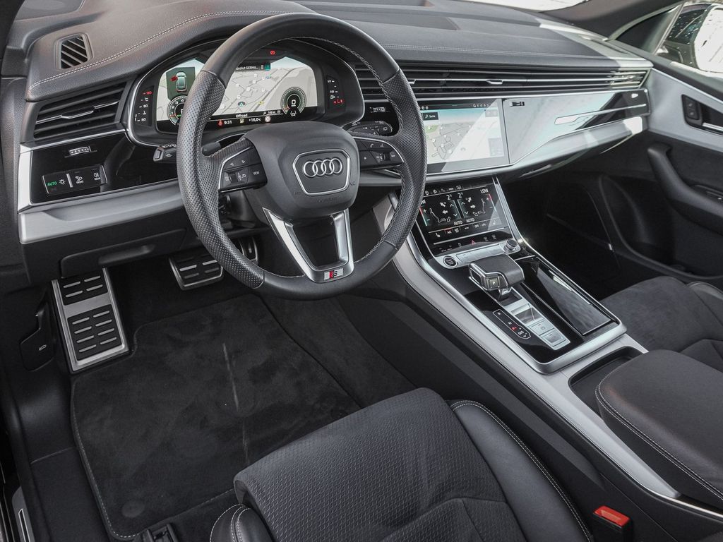 Audi Q8 2023 г. Чёрный, пробег 28734 км