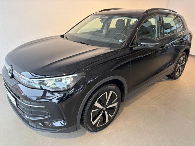 Volkswagen Tiguan 2024 г. Чёрный, пробег 53290 км