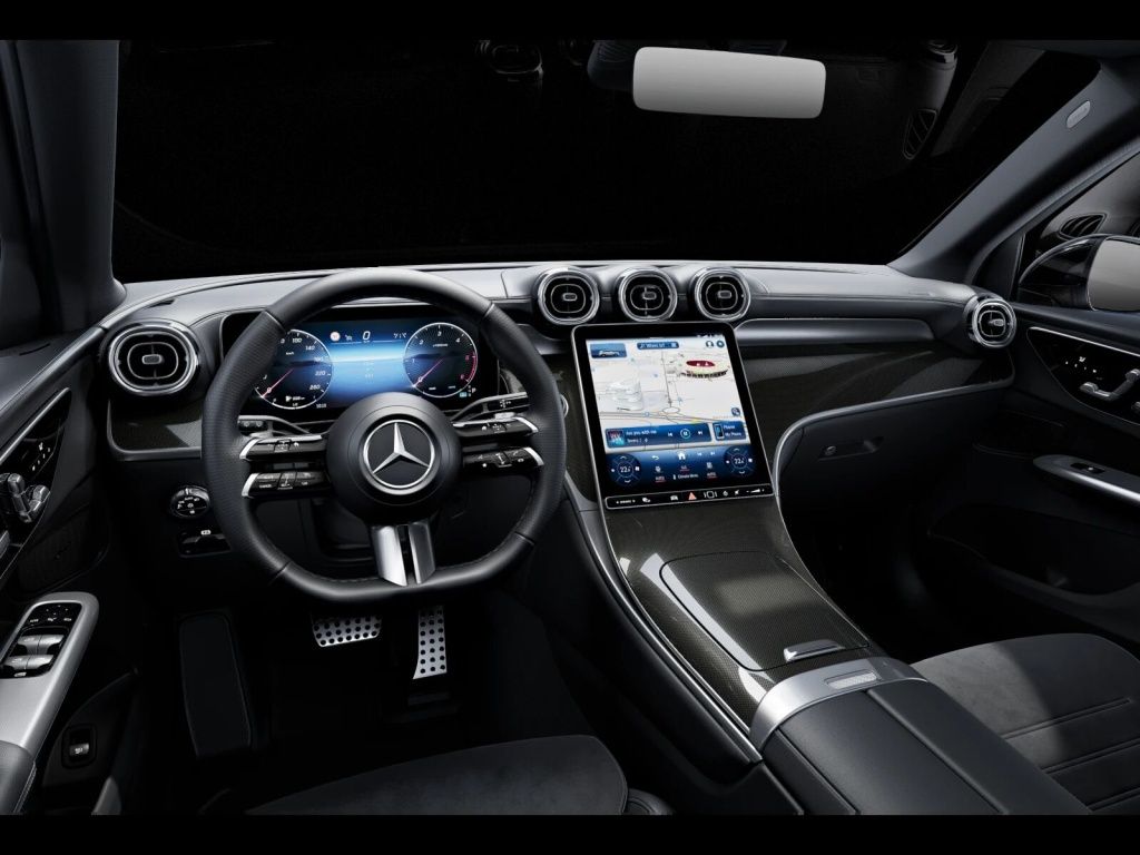 Mercedes-Benz GLC 200 2026 г. Серый, пробег 3000 км