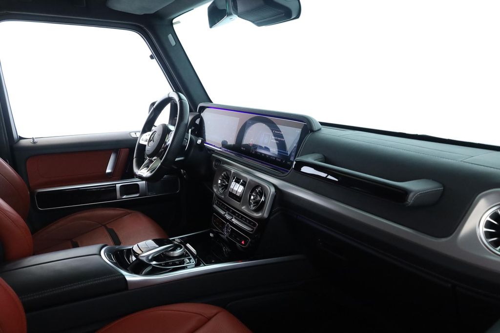 Mercedes-Benz G 63 AMG 2022 г. Белый, пробег 34800 км