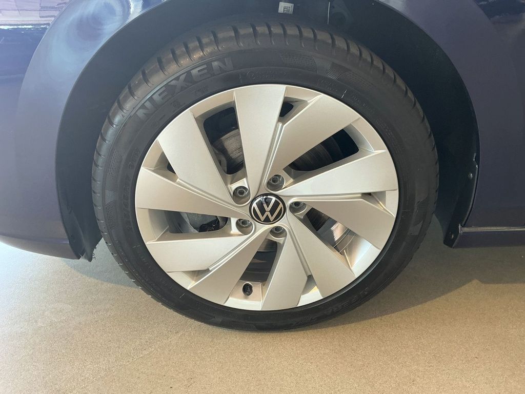 Volkswagen Golf 2022 г. Синий, пробег 21644 км