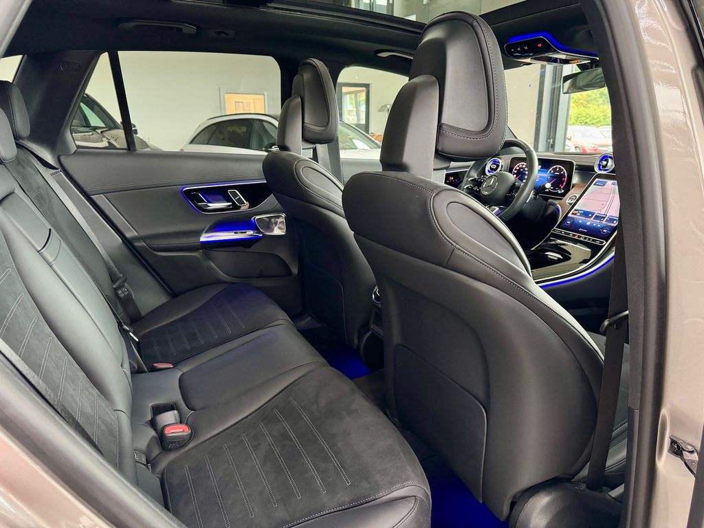 Mercedes-Benz GLC 300 2024 г. Серебристый, пробег 9900 км