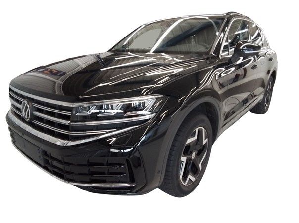 Volkswagen Touareg 2026 г. Чёрный, пробег 12700 км