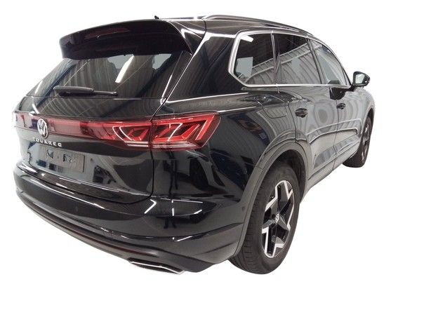 Volkswagen Touareg 2026 г. Чёрный, пробег 12700 км