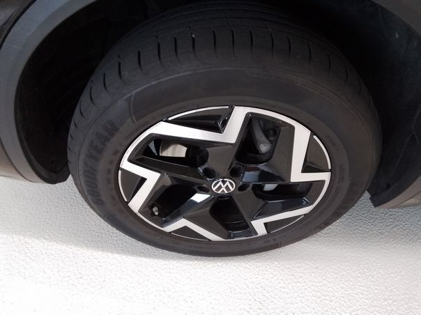 Volkswagen Touareg 2026 г. Чёрный, пробег 12700 км