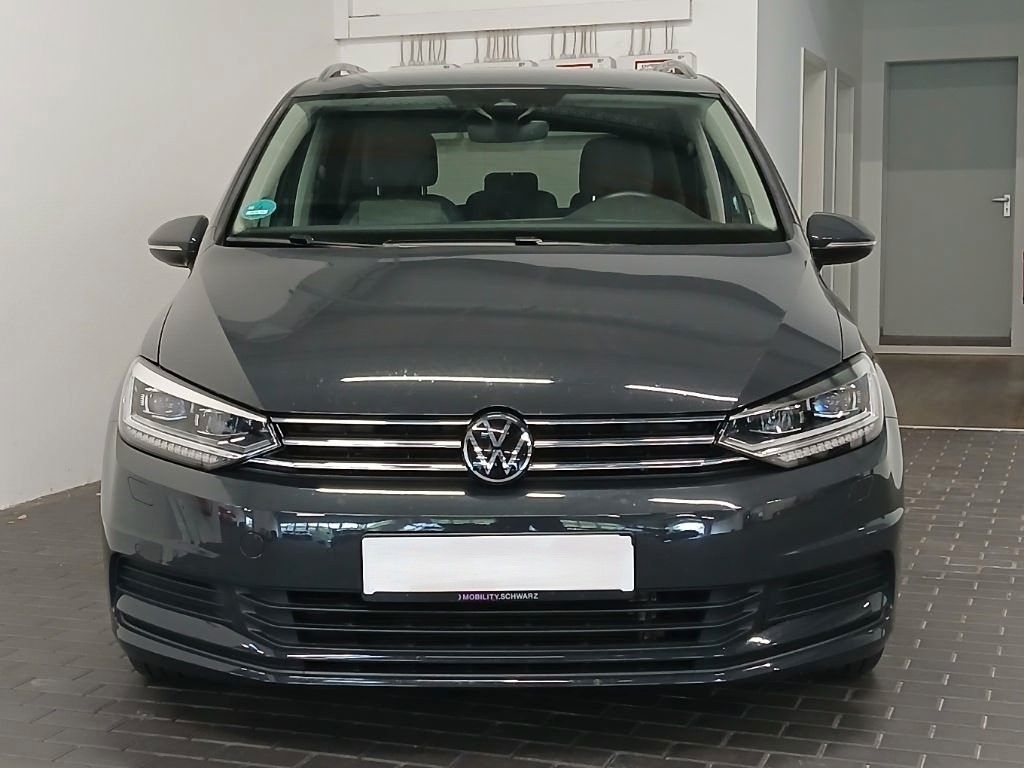 Volkswagen Touran 2025 г. Серый, пробег 23800 км