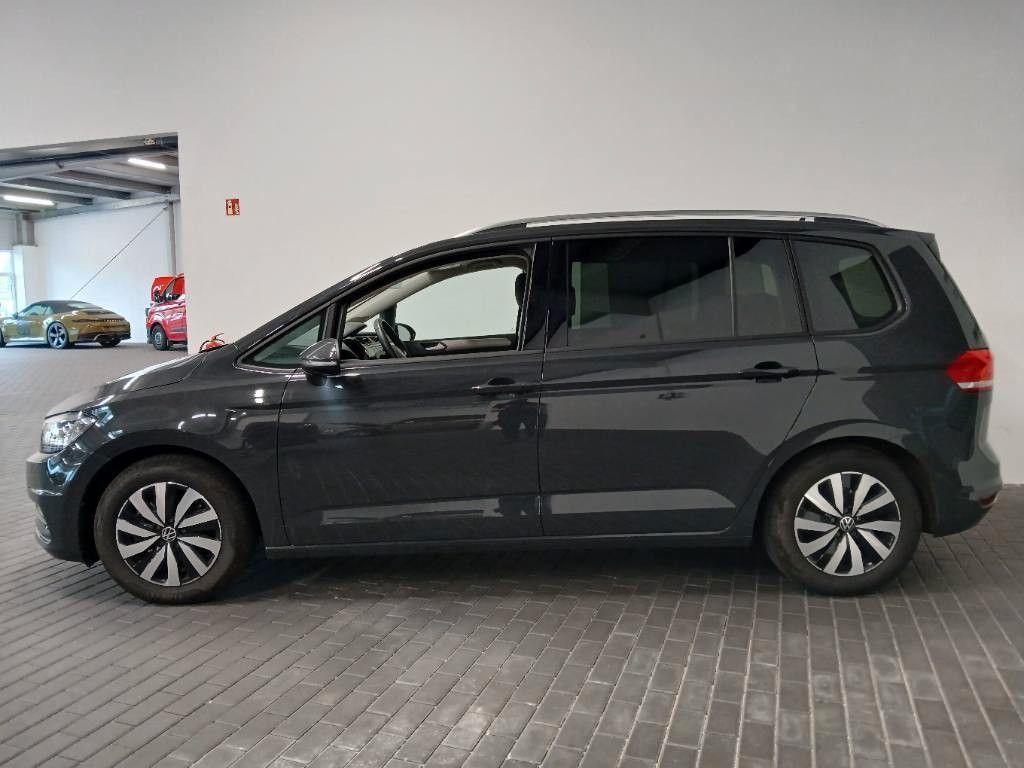 Volkswagen Touran 2025 г. Серый, пробег 23800 км