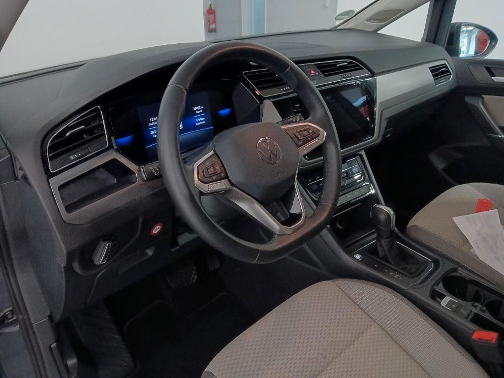 Volkswagen Touran 2025 г. Серый, пробег 23800 км
