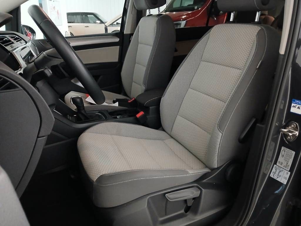 Volkswagen Touran 2025 г. Серый, пробег 23800 км
