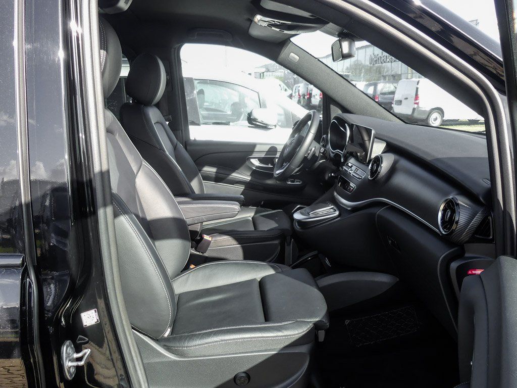 Mercedes-Benz V 300 2023 г. Чёрный, пробег 53300 км
