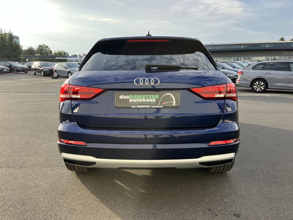 Audi Q3 2023 г. Синий, пробег 57578 км