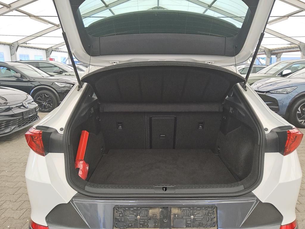 Cupra Formentor 2023 г. Белый, пробег 53250 км