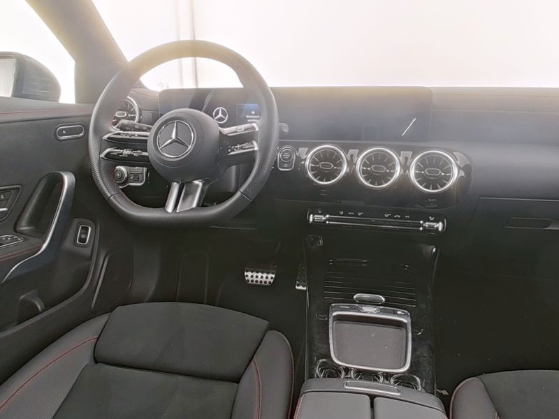 Mercedes-Benz CLA 180 SHOOTING BRAKE 2025 г. Серый, пробег 25000 км