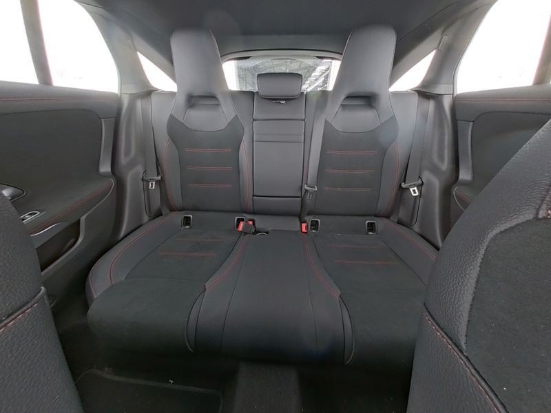 Mercedes-Benz CLA 180 SHOOTING BRAKE 2025 г. Серый, пробег 25000 км