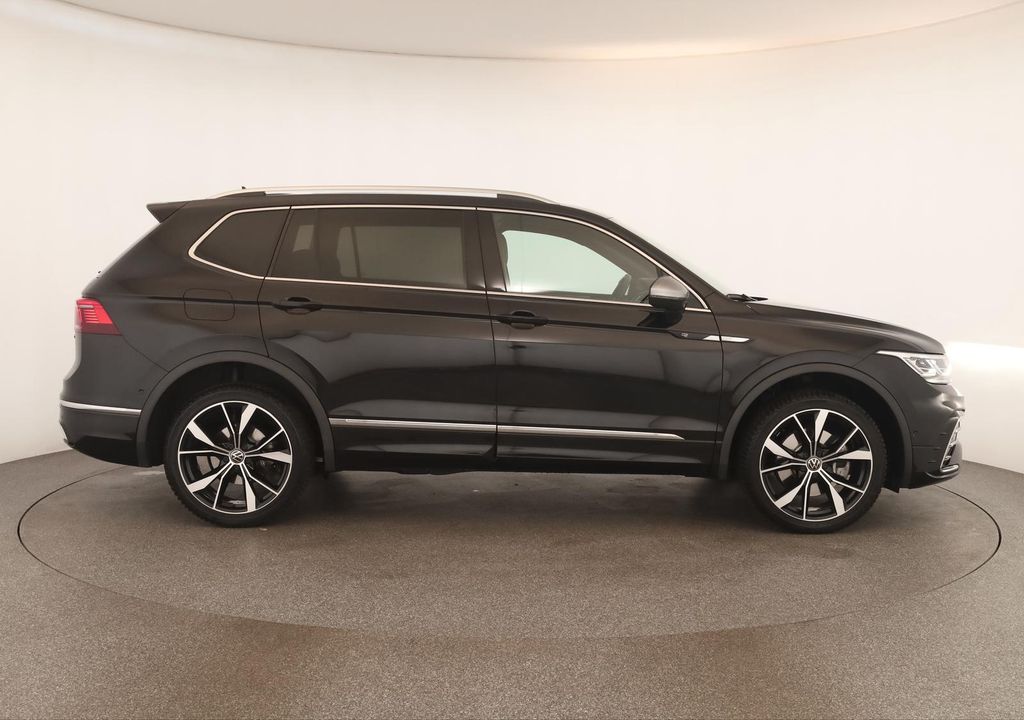 Volkswagen TIGUAN ALLSPACE 2024 г. Чёрный, пробег 33700 км