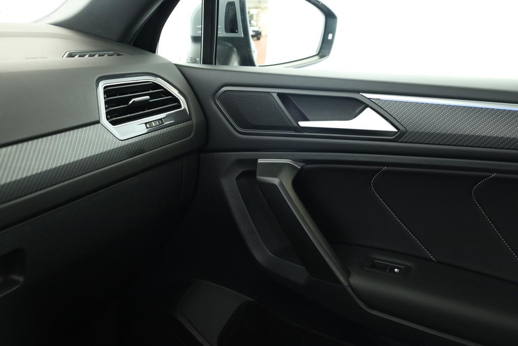 Volkswagen TIGUAN ALLSPACE 2024 г. Чёрный, пробег 33700 км