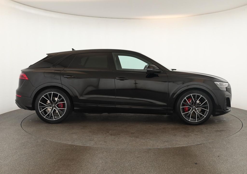 Audi Q8 2025 г. Чёрный, пробег 49400 км