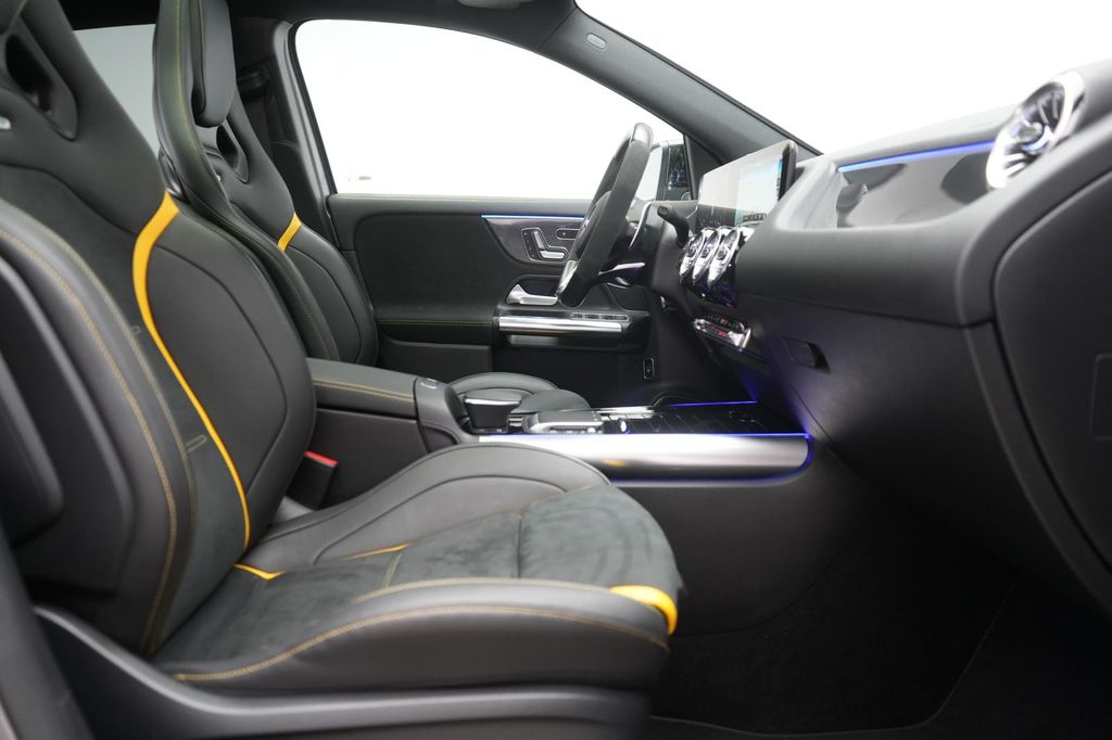 Mercedes-Benz GLA 45 AMG 2021 г. Серый, пробег 45000 км
