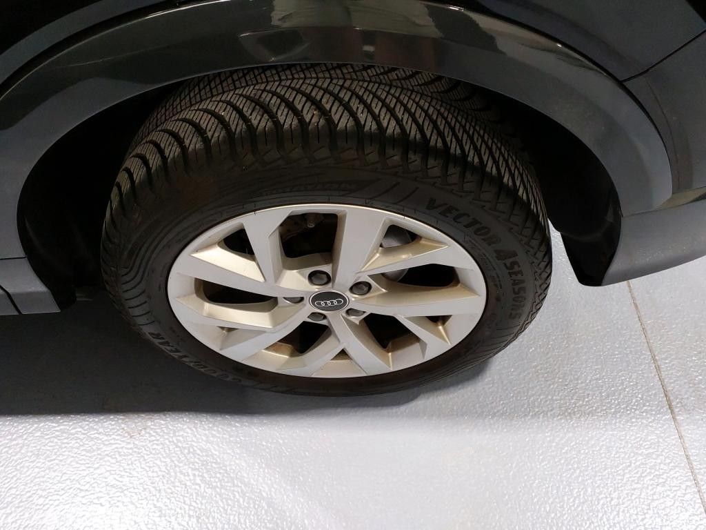 Audi Q2 2023 г. Чёрный, пробег 40168 км