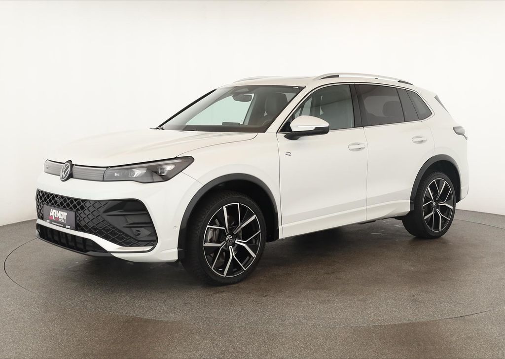 Volkswagen Tiguan 2025 г. Белый, пробег 41100 км