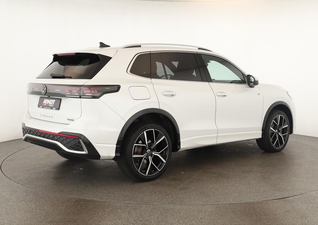 Volkswagen Tiguan 2025 г. Белый, пробег 41100 км