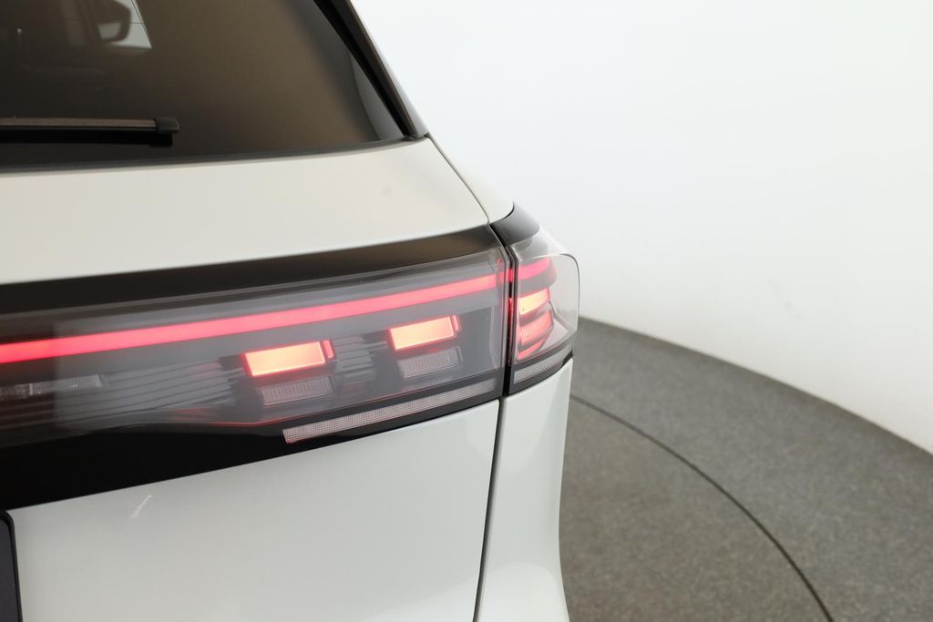 Volkswagen Tiguan 2025 г. Белый, пробег 41100 км