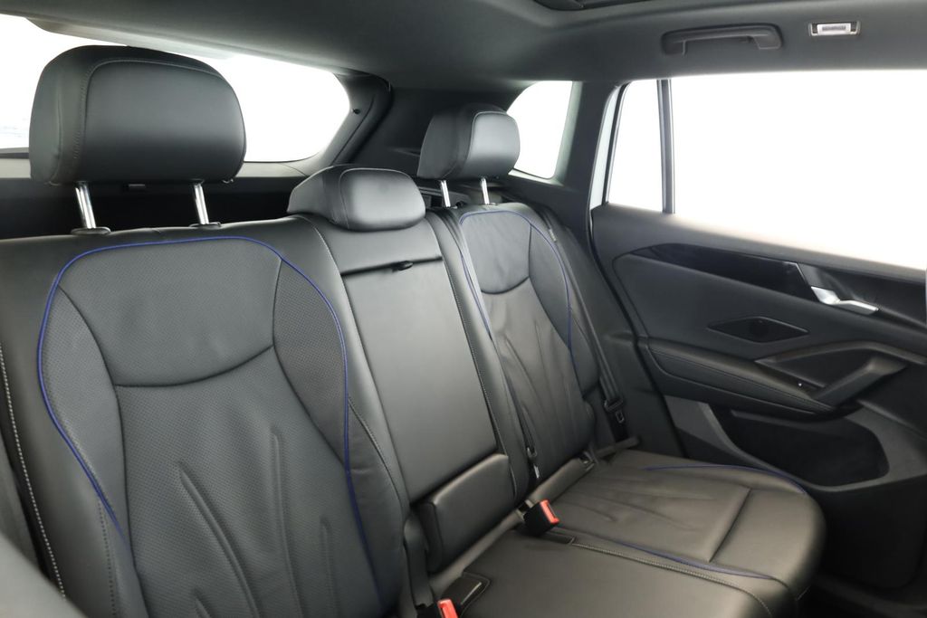 Volkswagen Tiguan 2025 г. Белый, пробег 41100 км