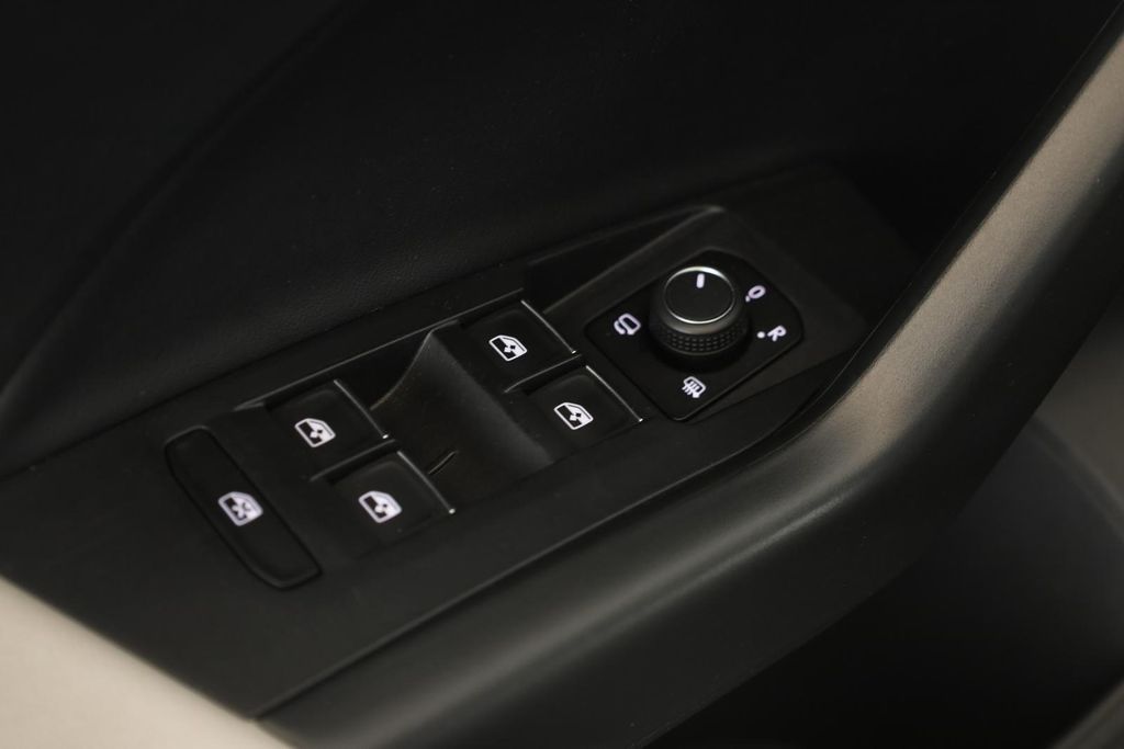 Volkswagen T-Cross 2025 г. Чёрный, пробег 40900 км
