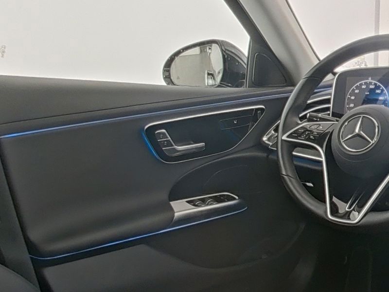 Mercedes-Benz E 220 2025 г. Серый, пробег 17634 км